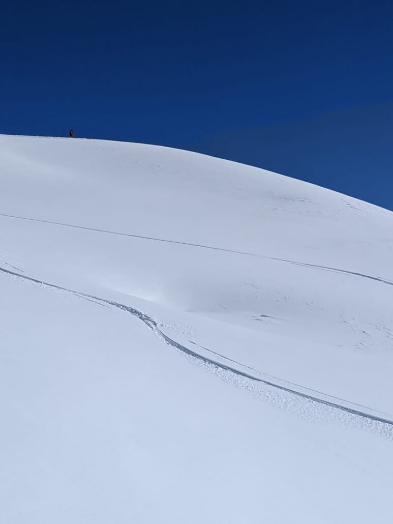 Off Piste tracks on Savoleyres Verbier